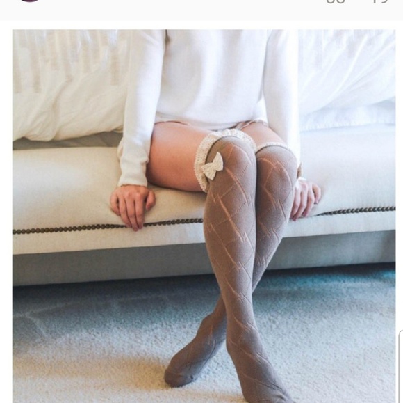 Thigh high crochet socks / leg warmers - Picture 4 of 5